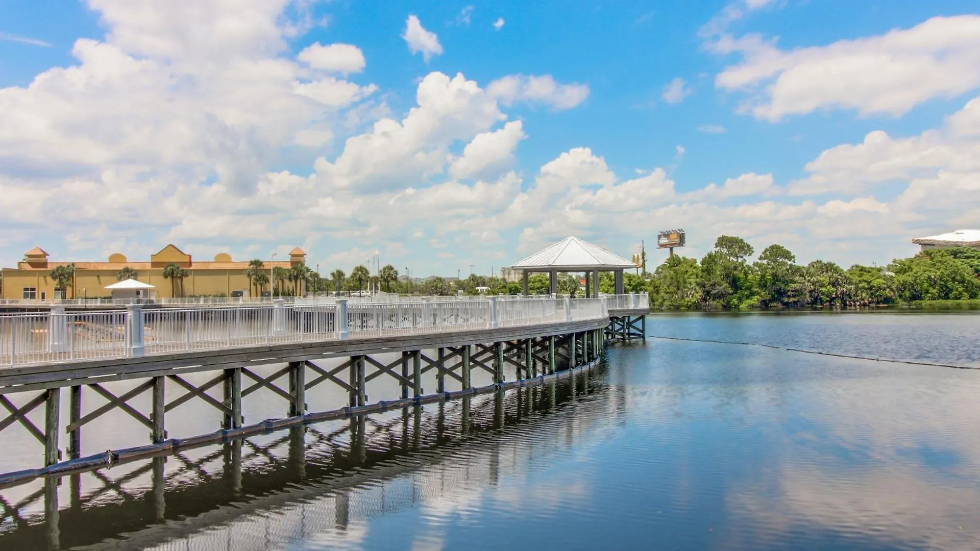 Laketown Wharf 1937 Apartment Panama City Beach